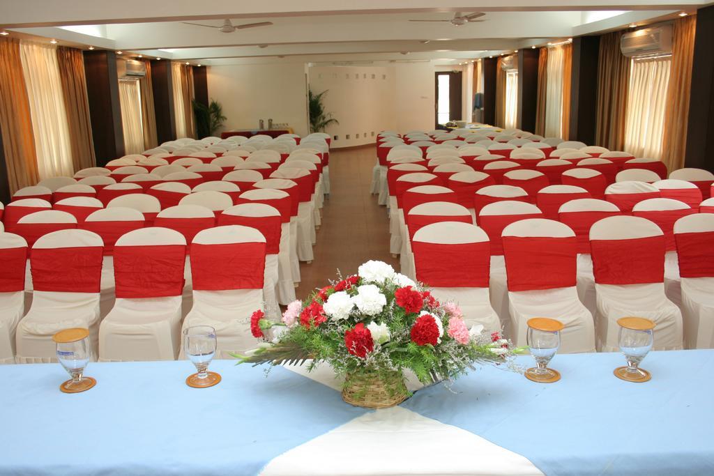 Alor Grande Holiday Resort Кандолим Экстерьер фото
