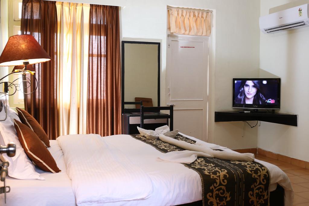 Alor Grande Holiday Resort Кандолим Экстерьер фото